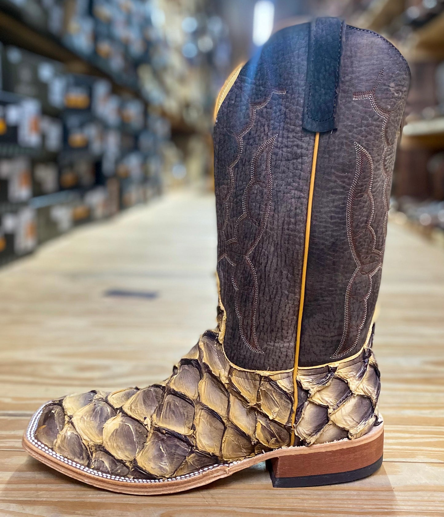 339127 TAN LINES BIG BASS