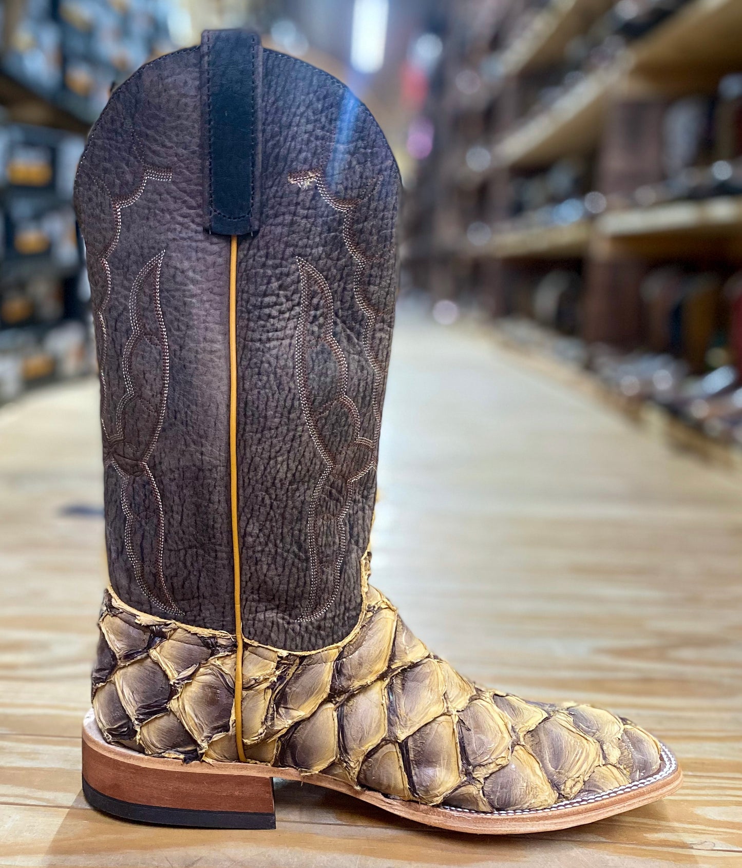 339127 TAN LINES BIG BASS