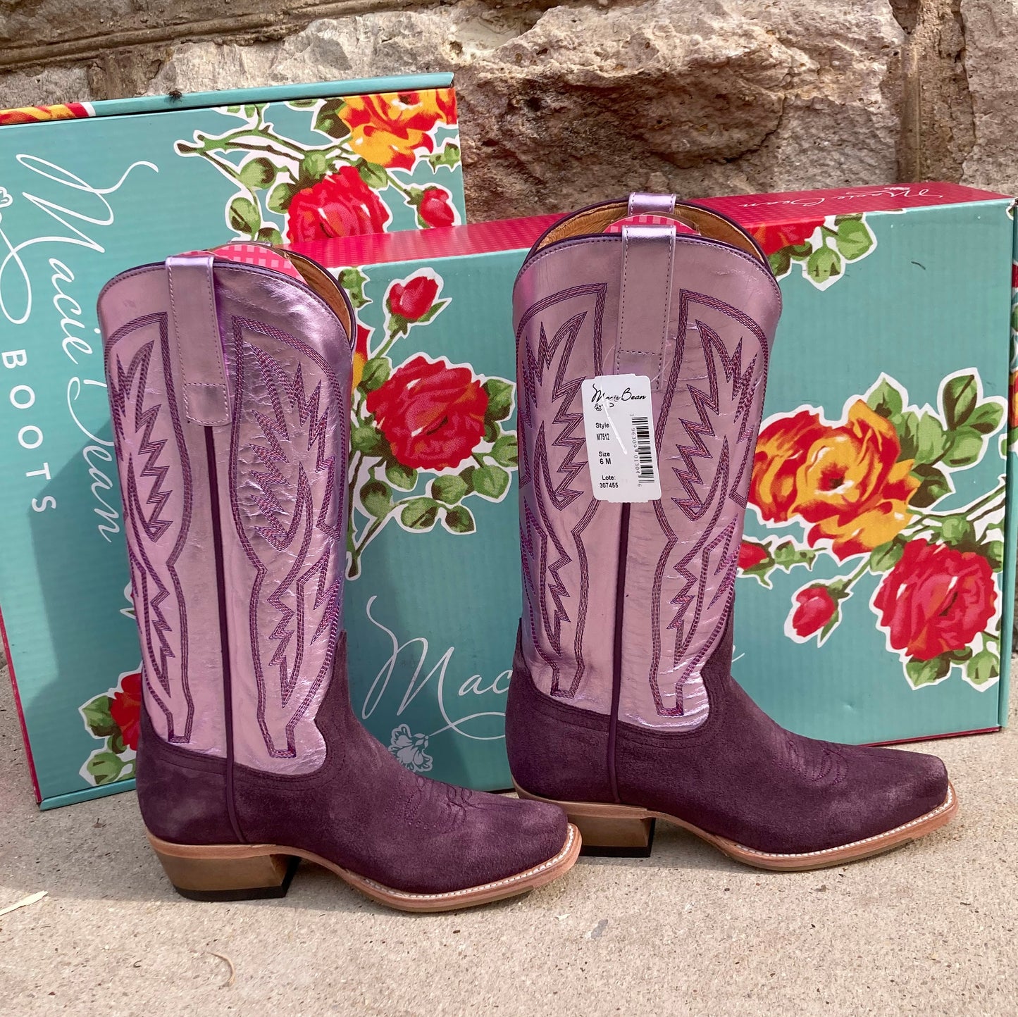 M7512 COSMIC COWGIRL