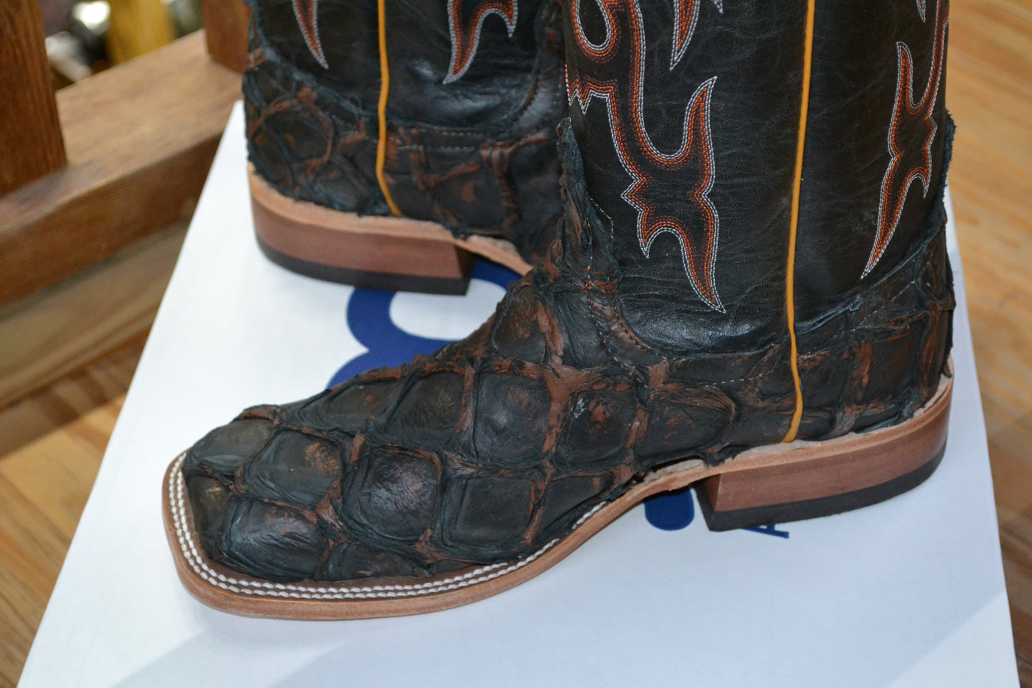 336208 Rust Big Bass.