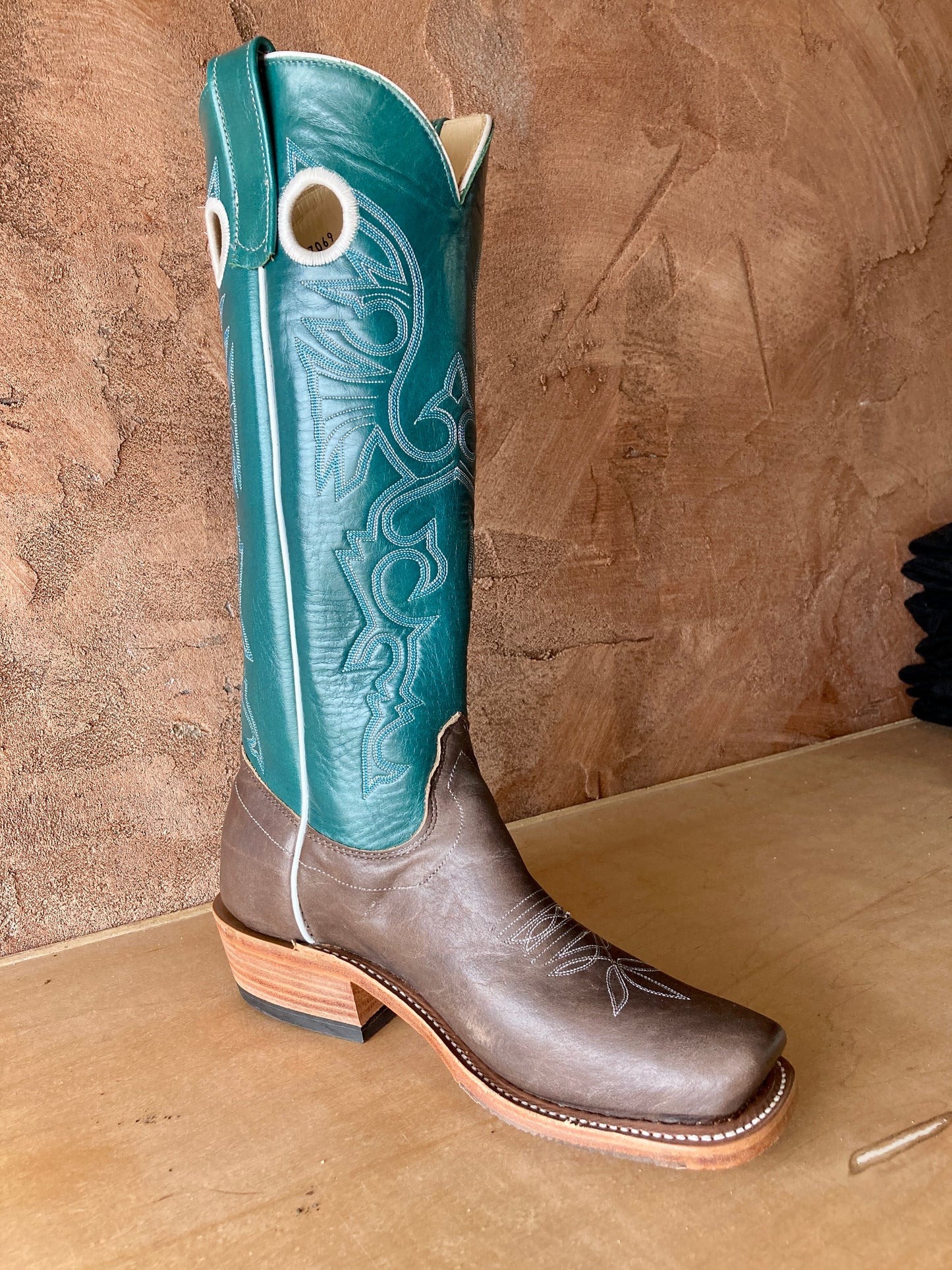 257069 Grey Navajo Bison