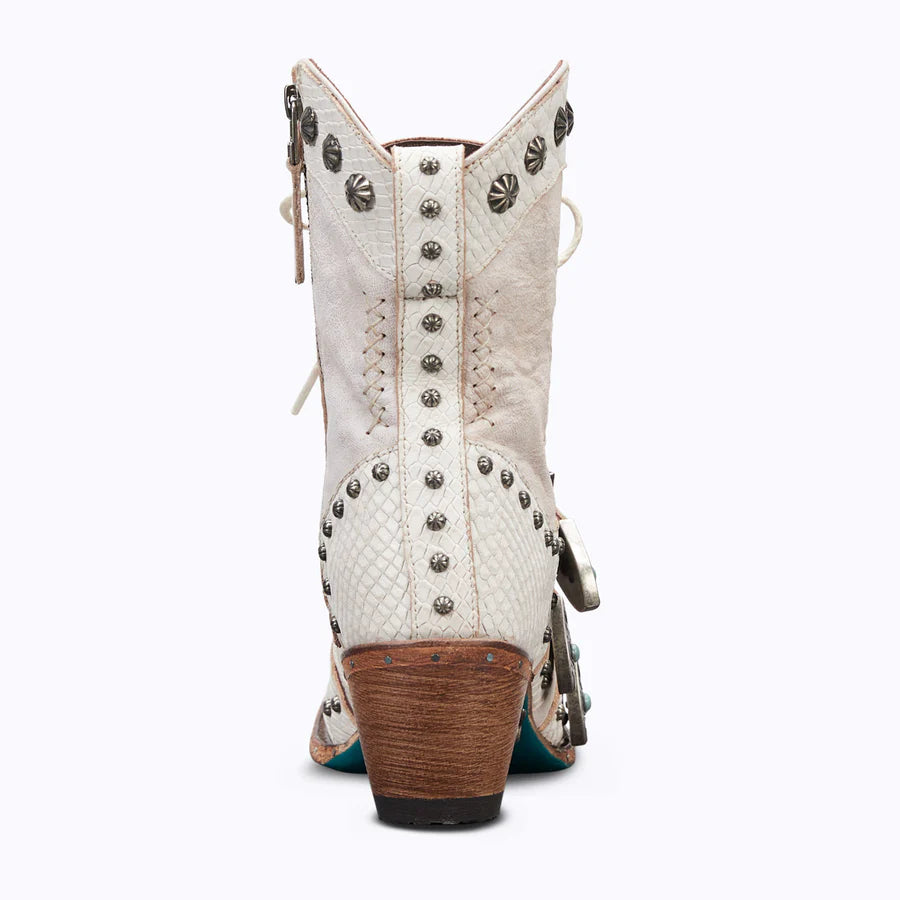 SHOWDOWN BOOTIE